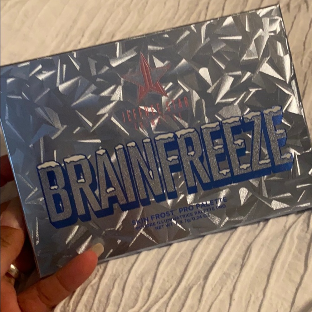 JEFFREE star brain freeze Skin frost pro palette